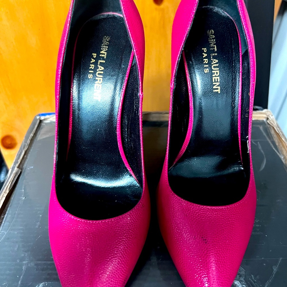 Pink pebble Saint Laurent pink pump